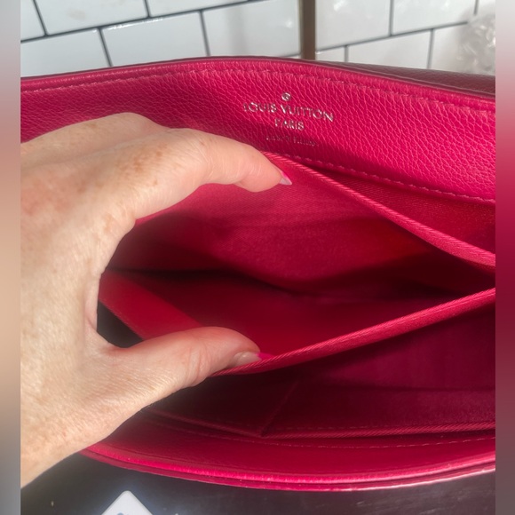 Authentic with COA - LOUIS VUITTON Lockme II Calfskin Leather Crossbody Bag - Picture 10 of 11